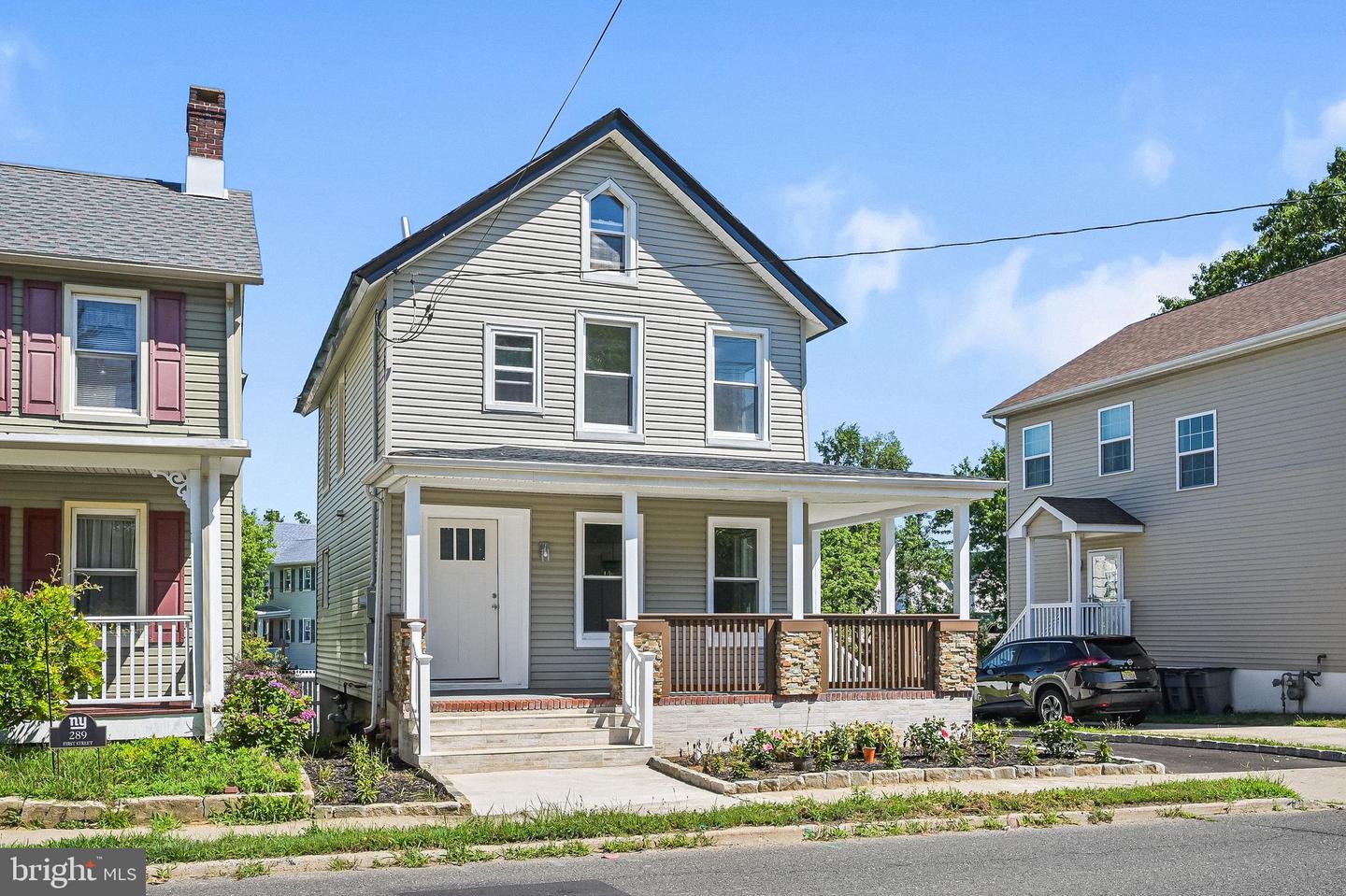 293 FIRST ST