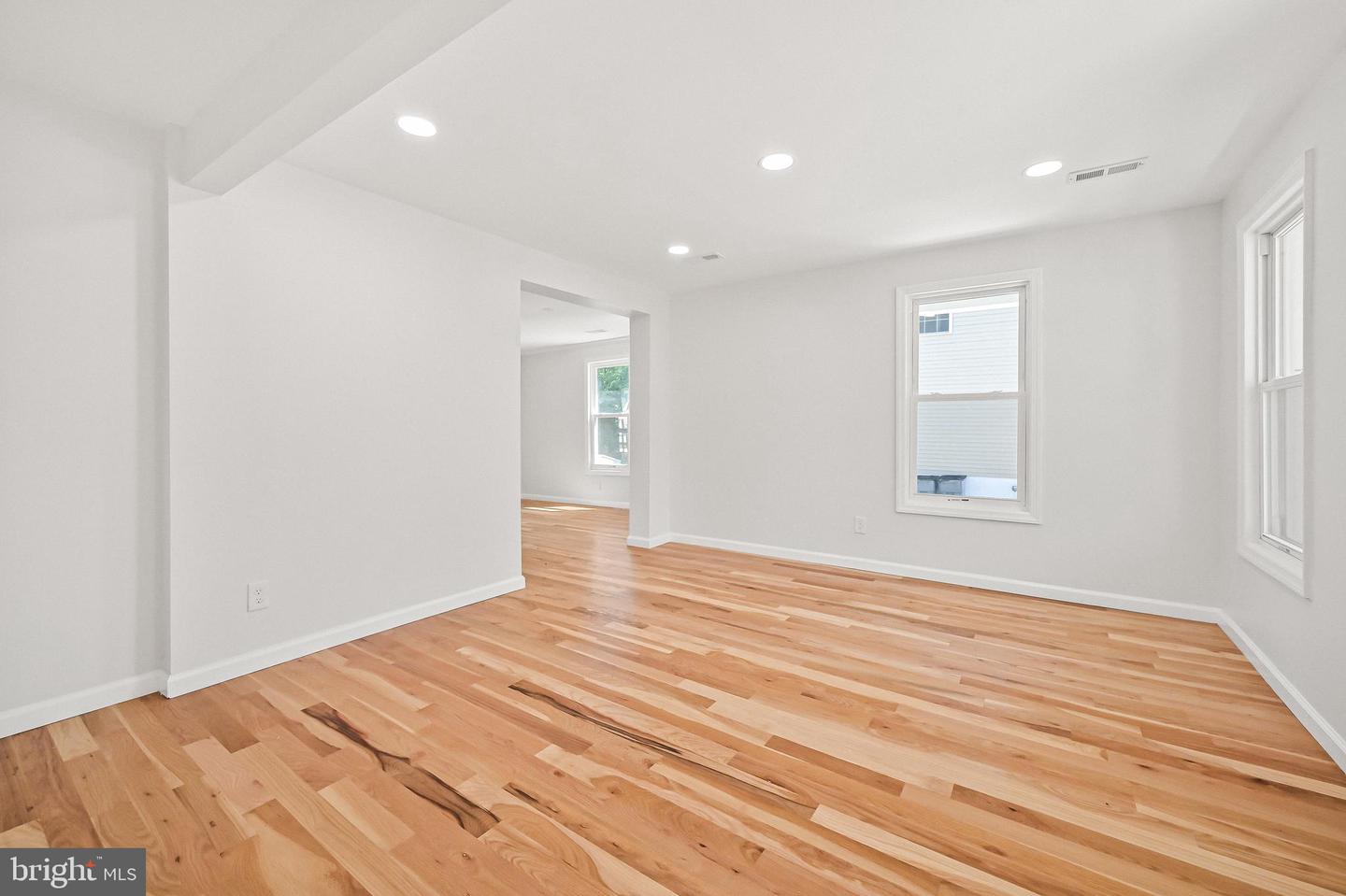 293 First St Property Photo 10