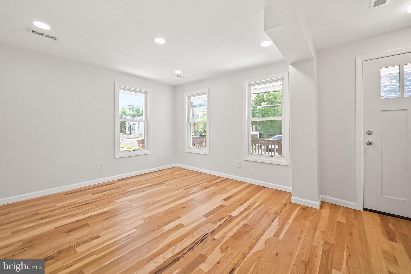 293 First St Property Photo 11