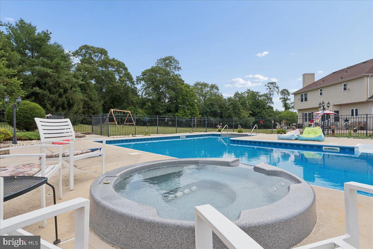 5 Hartnett Way Property Photo 6