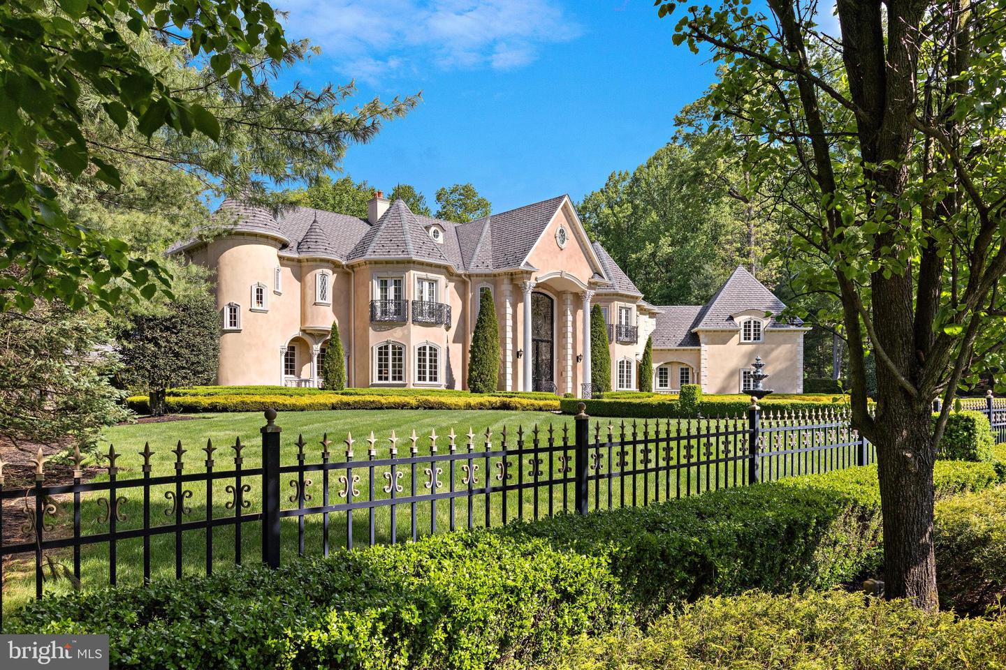 12 RAINTREE
