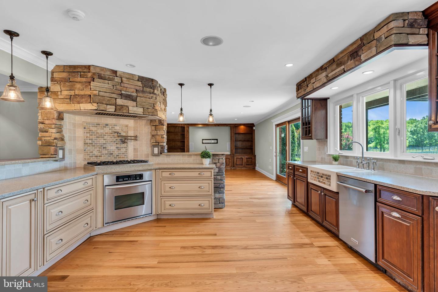 83 Daum Road Property Photo 22