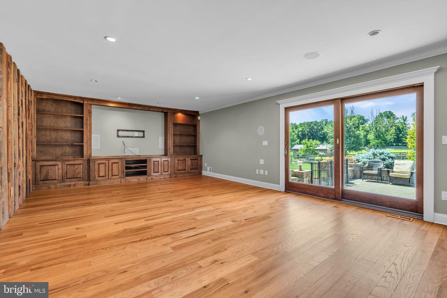 83 Daum Road Property Photo 25