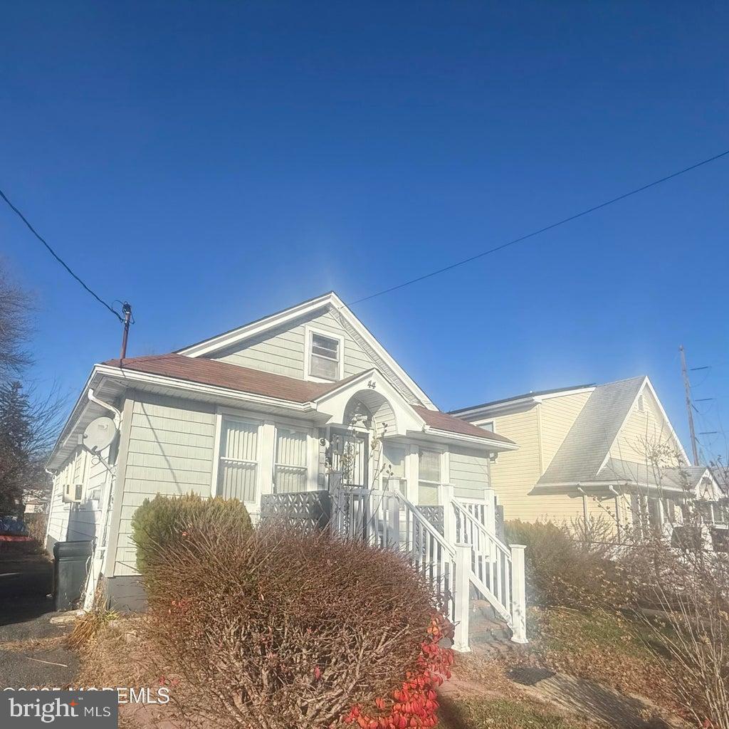 44 DRUMMOND AVE