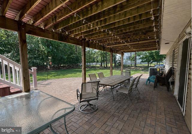 21 Sylvan Blvd Property Photo 7