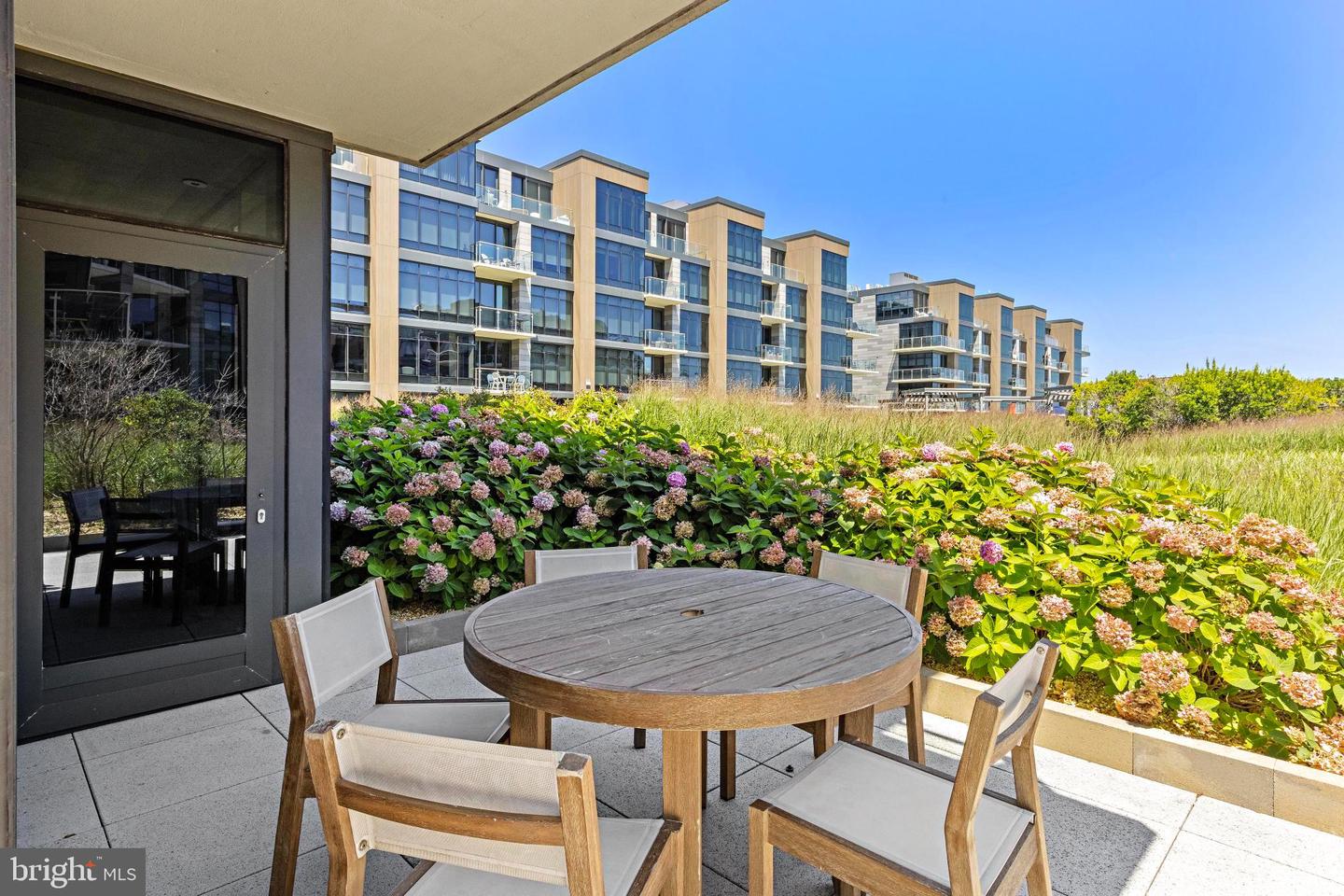 30 Melrose Terr #216 Property Photo 1