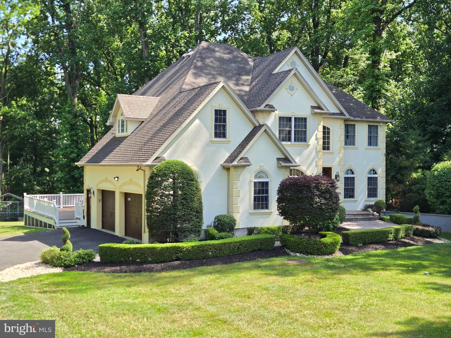 112 Beacon Hill Rd Property Photo 1