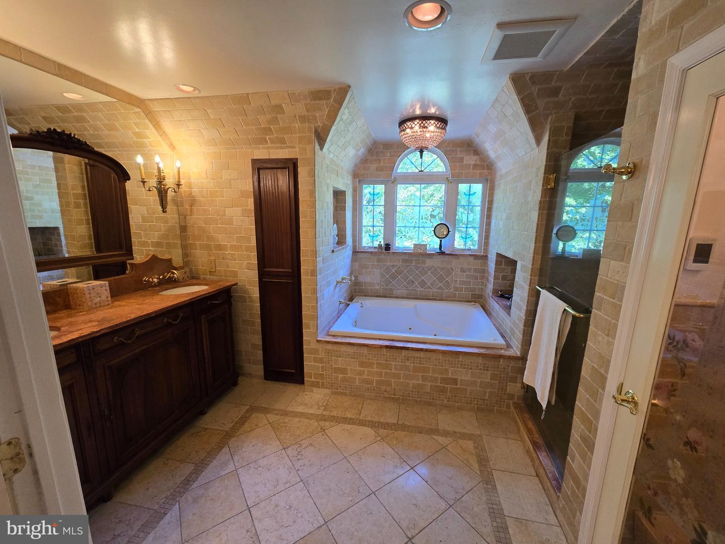 112 Beacon Hill Rd Property Photo 8