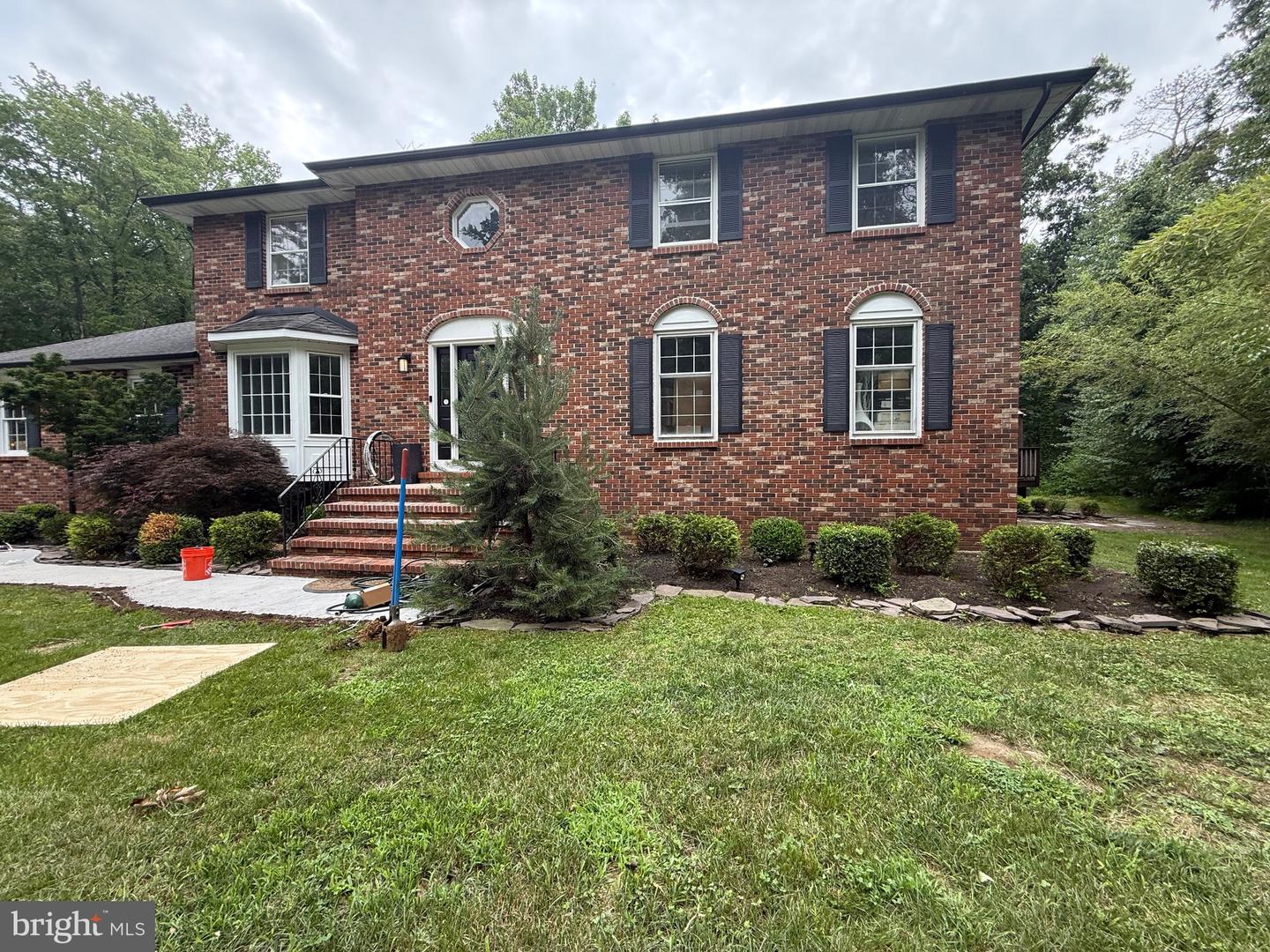 16 Pine Property Photo 1