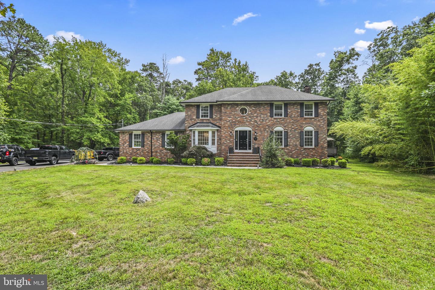 16 Pine Property Photo 2
