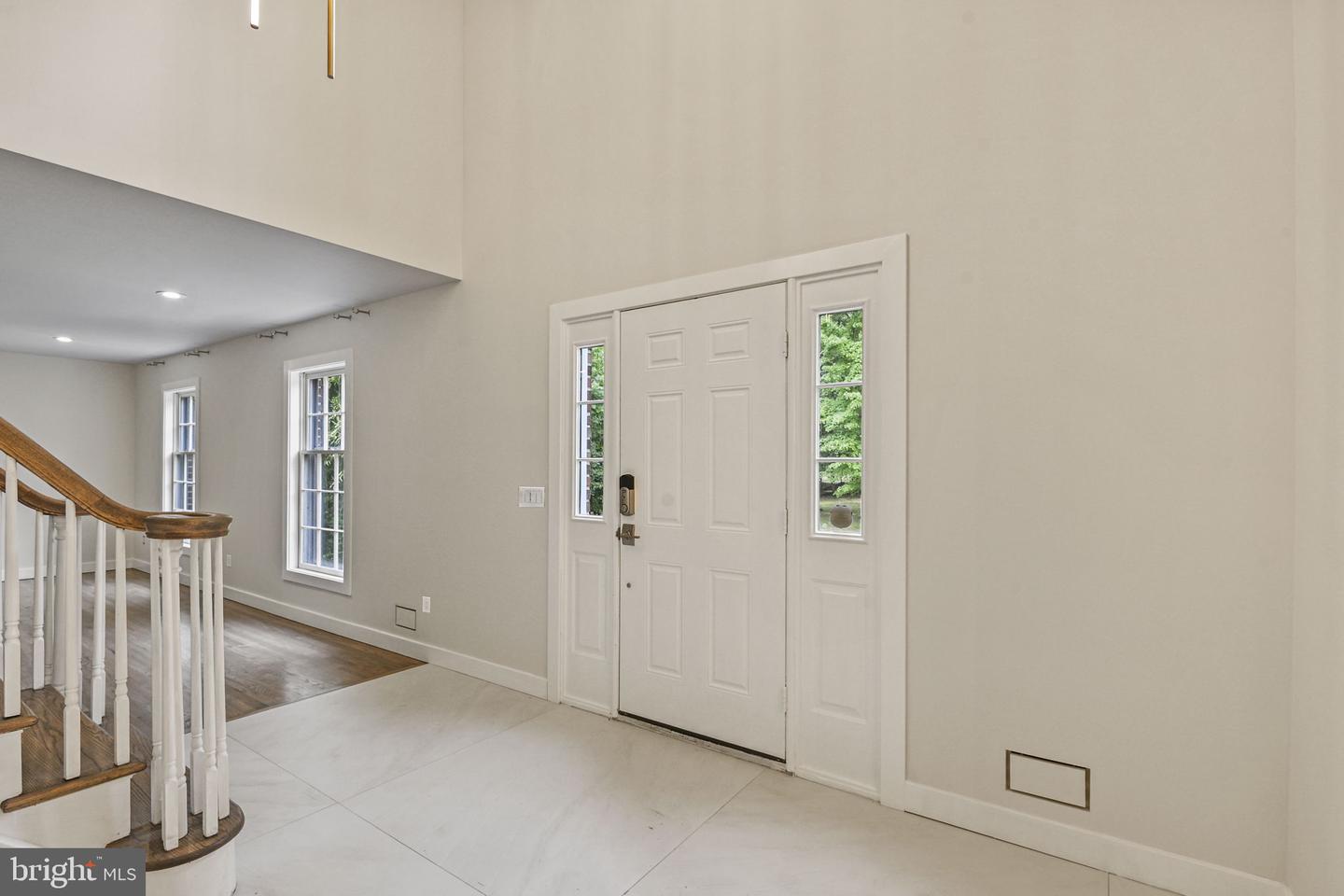 16 Pine Property Photo 13