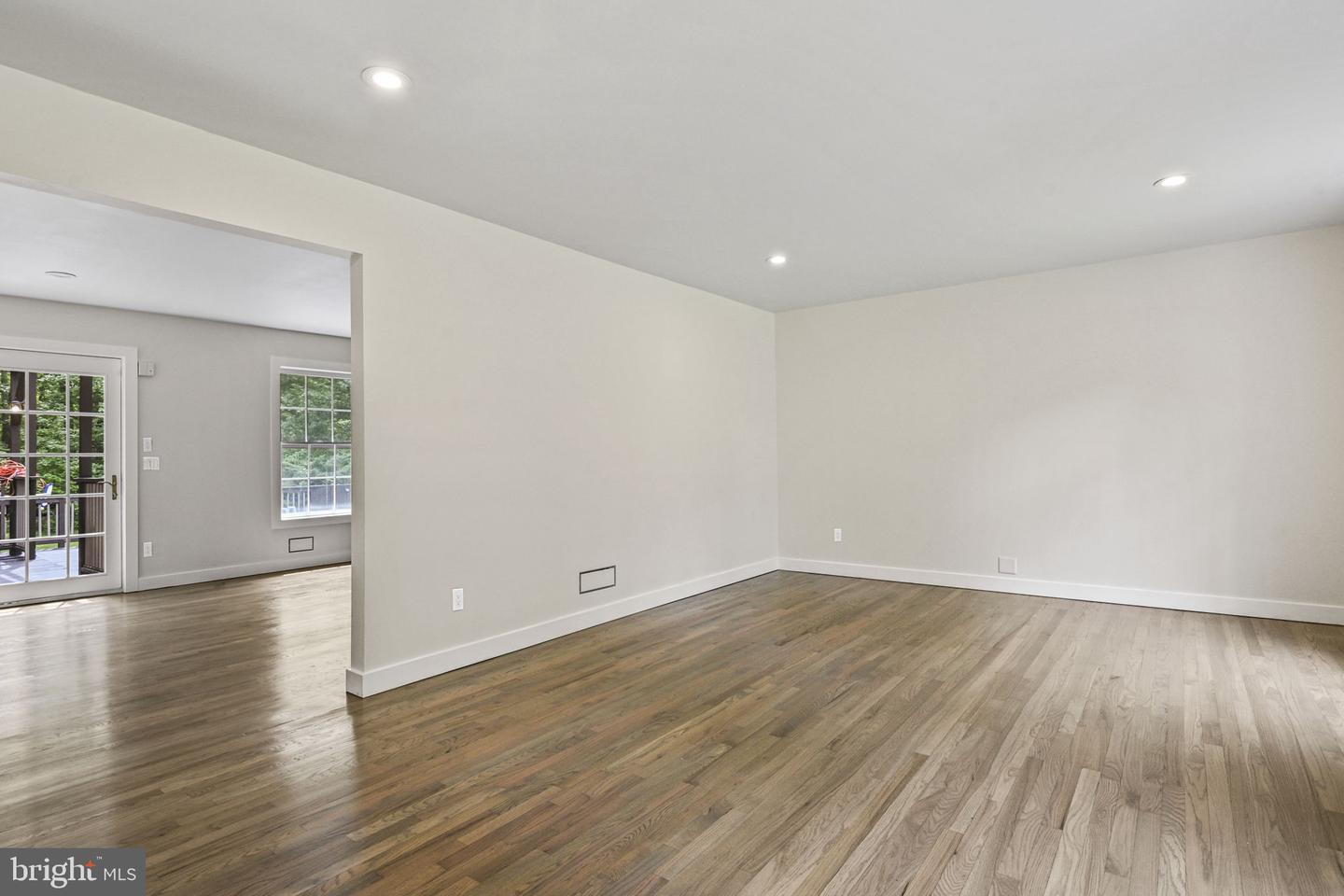 16 Pine Property Photo 20