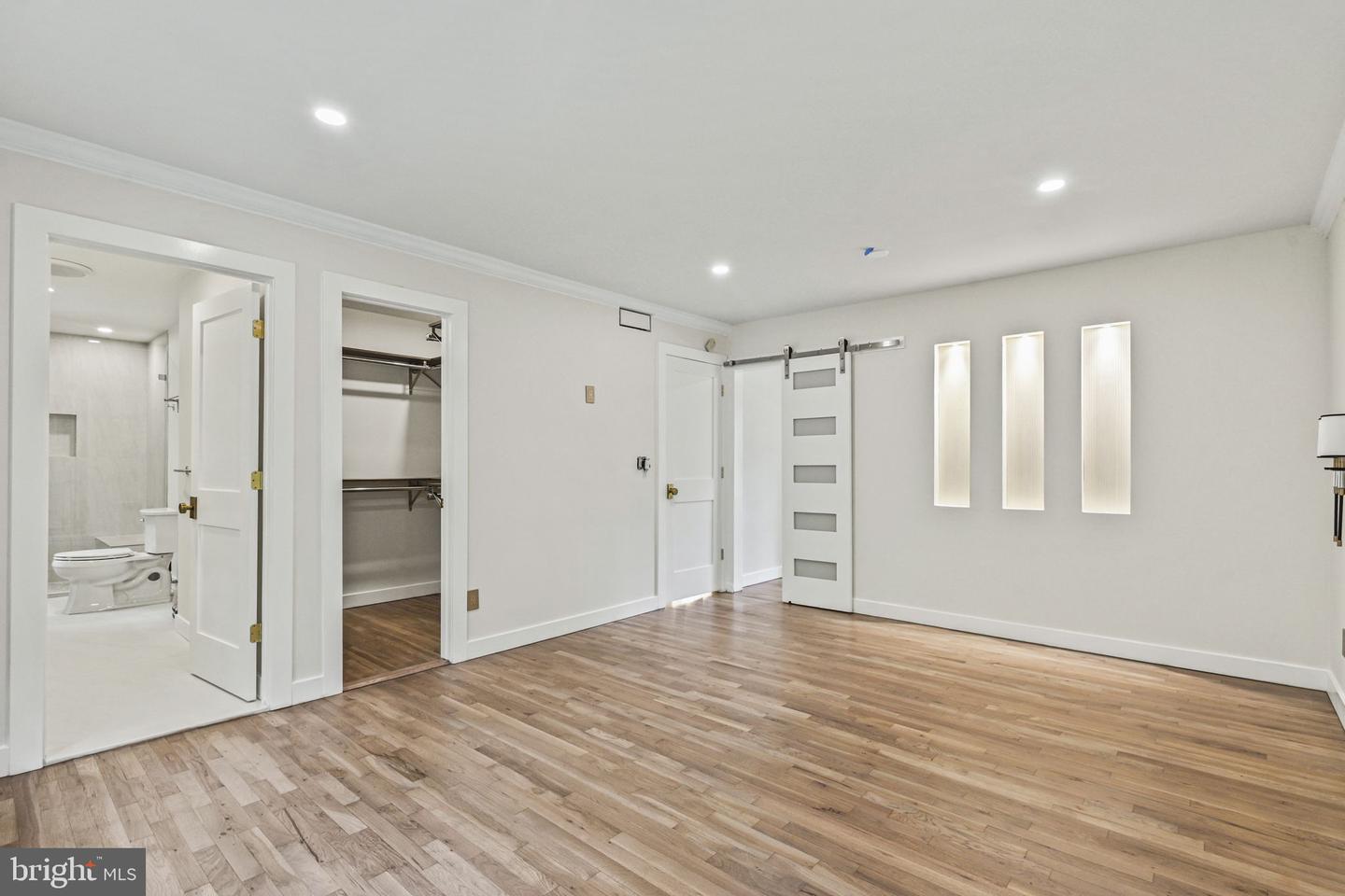 16 Pine Property Photo 24