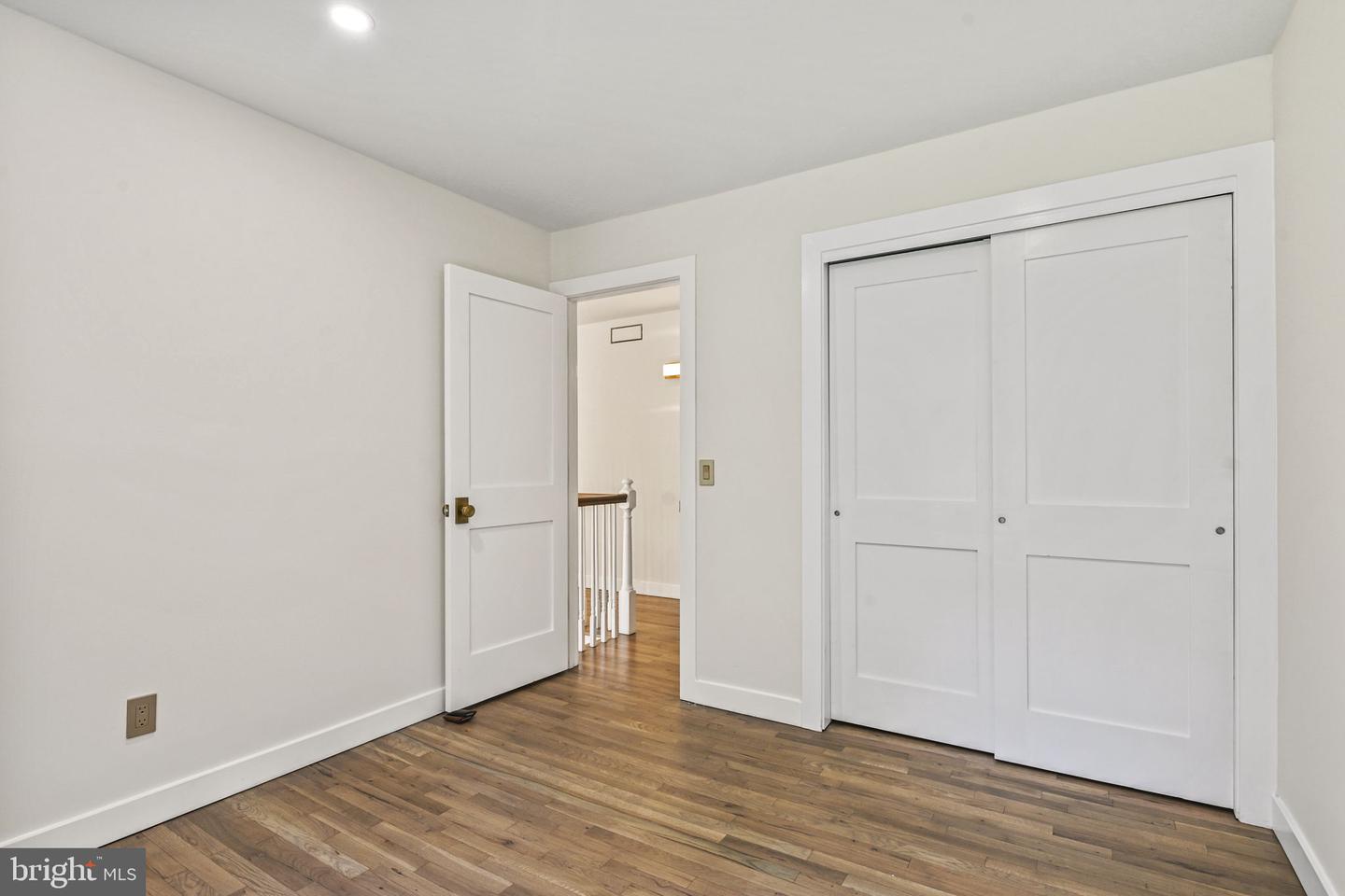 16 Pine Property Photo 34