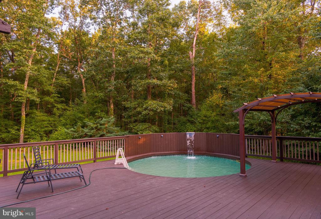 16 Pine Property Photo 53
