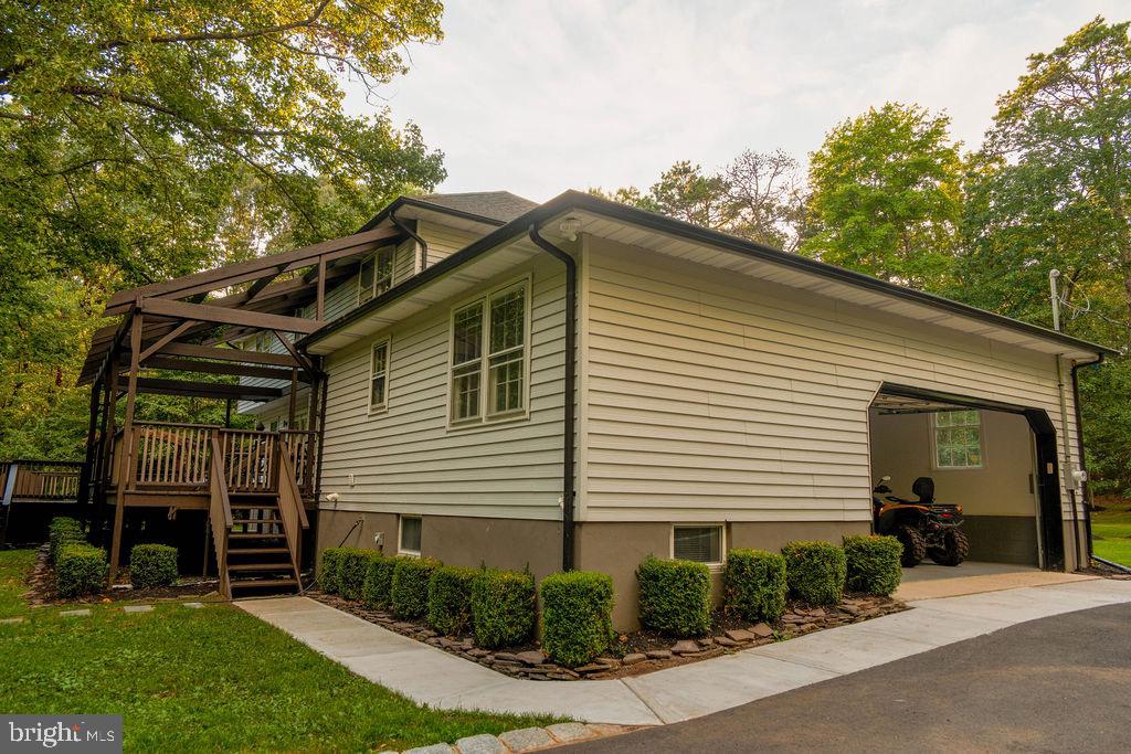 16 Pine Property Photo 54