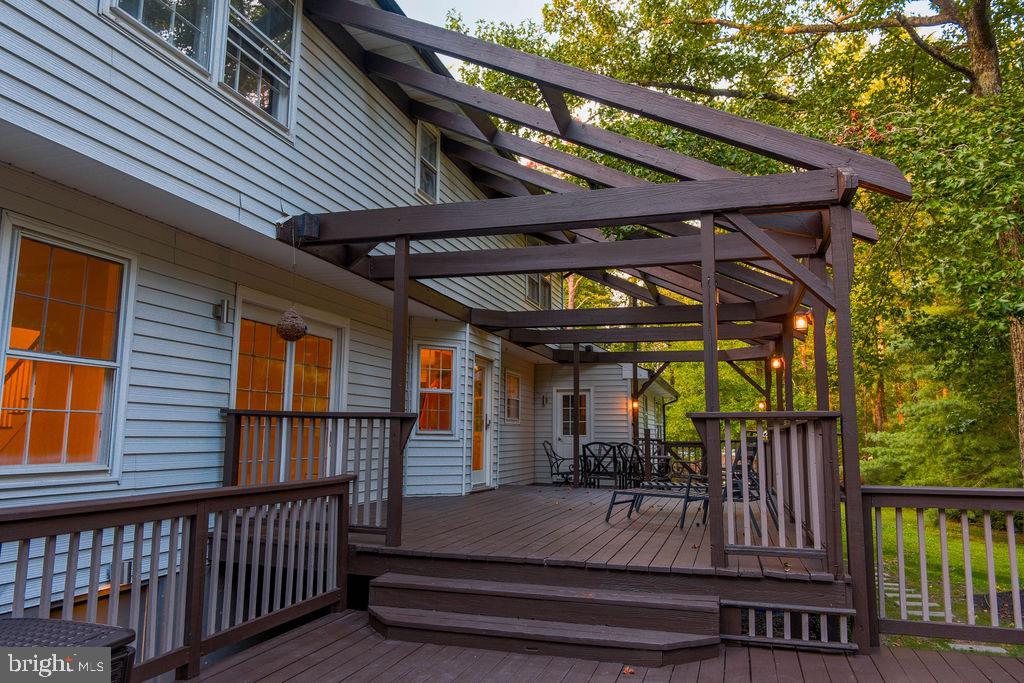 16 Pine Property Photo 56