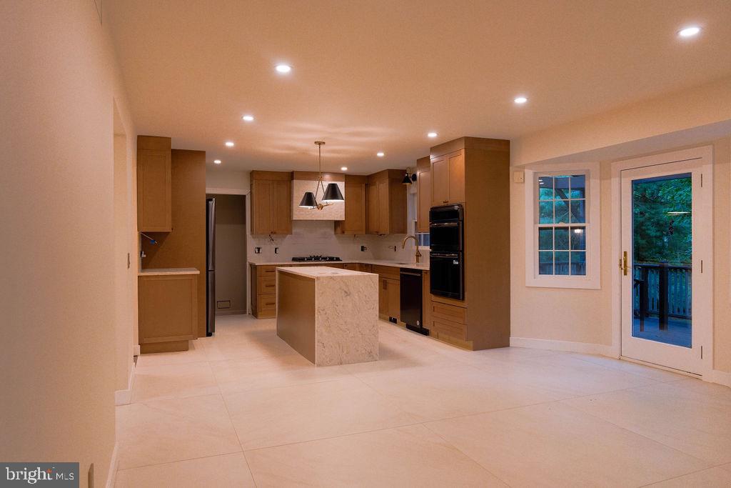 16 Pine Property Photo 64
