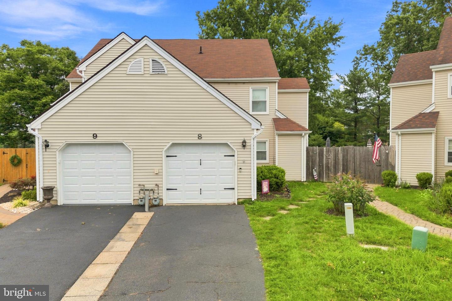 8 COOPER CT