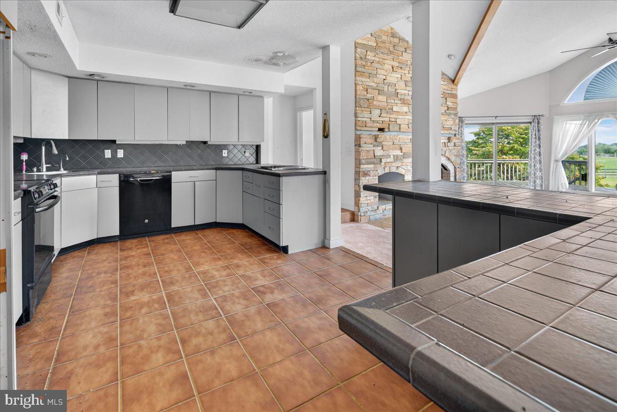 38 Hill Rd Property Photo 26