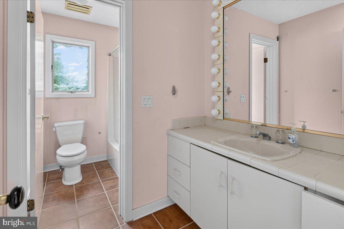 38 Hill Rd Property Photo 30
