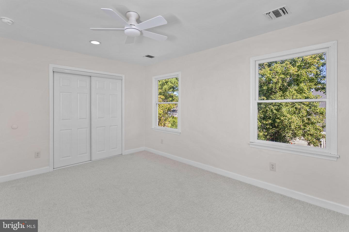 150 Lions Property Photo 38