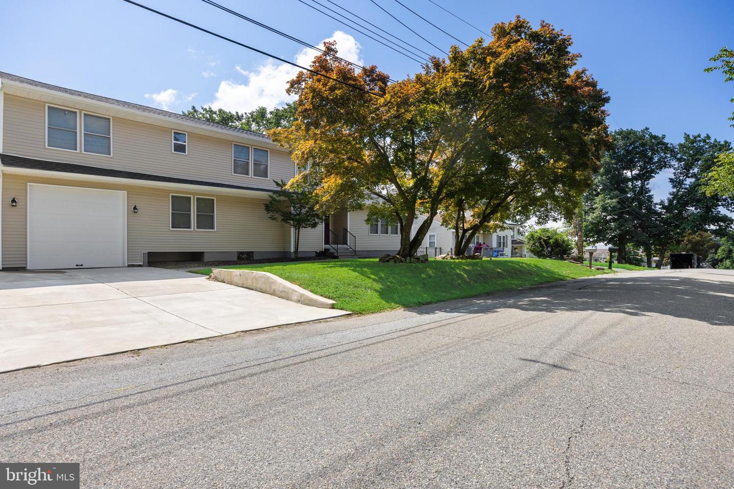 55 SHAWNEE AVE