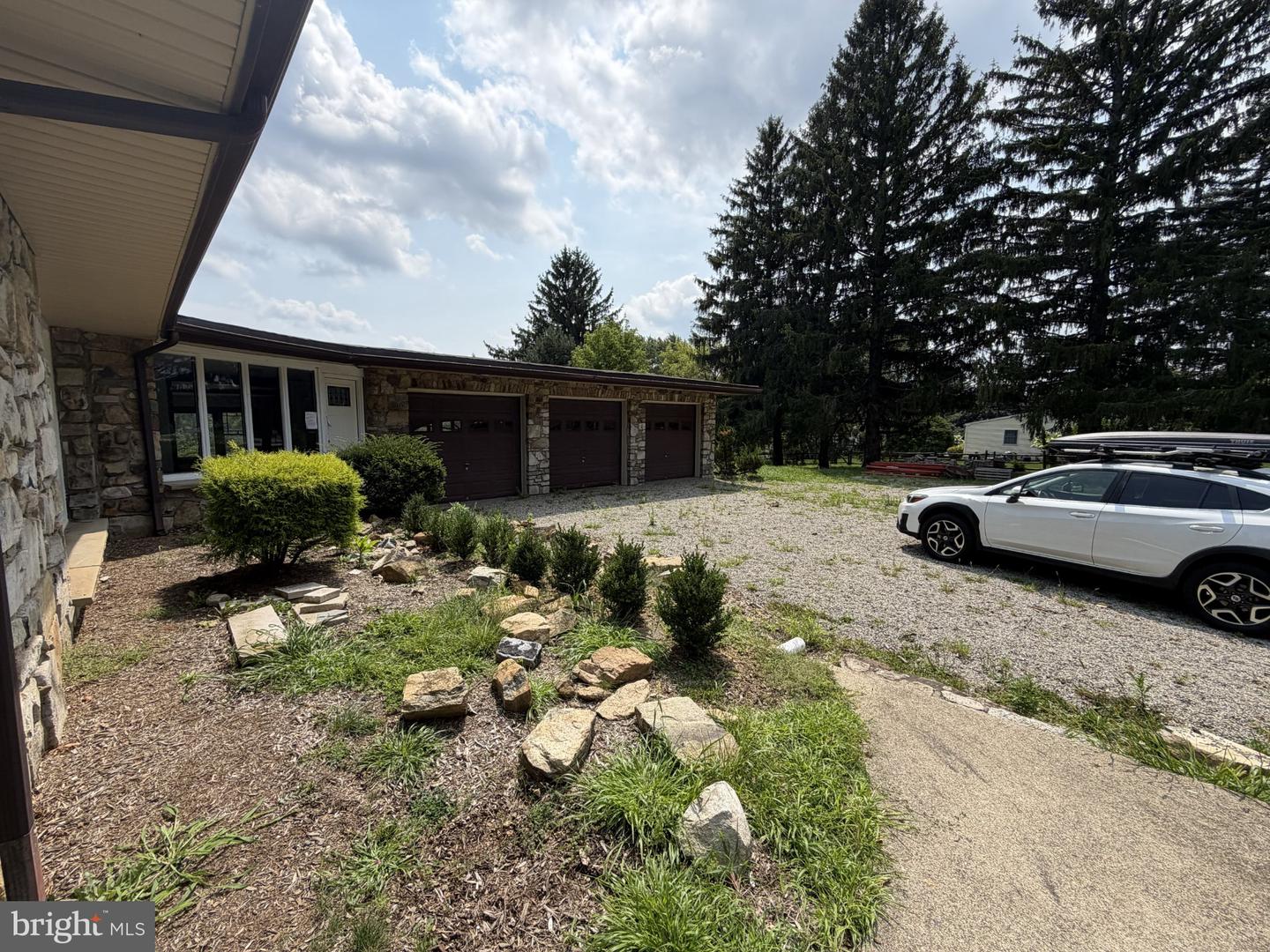 89 Flocktown Rd Property Photo 1