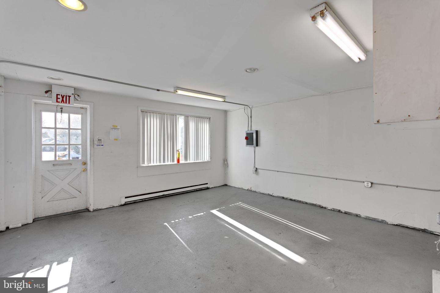 6 Spring St Property Photo 2