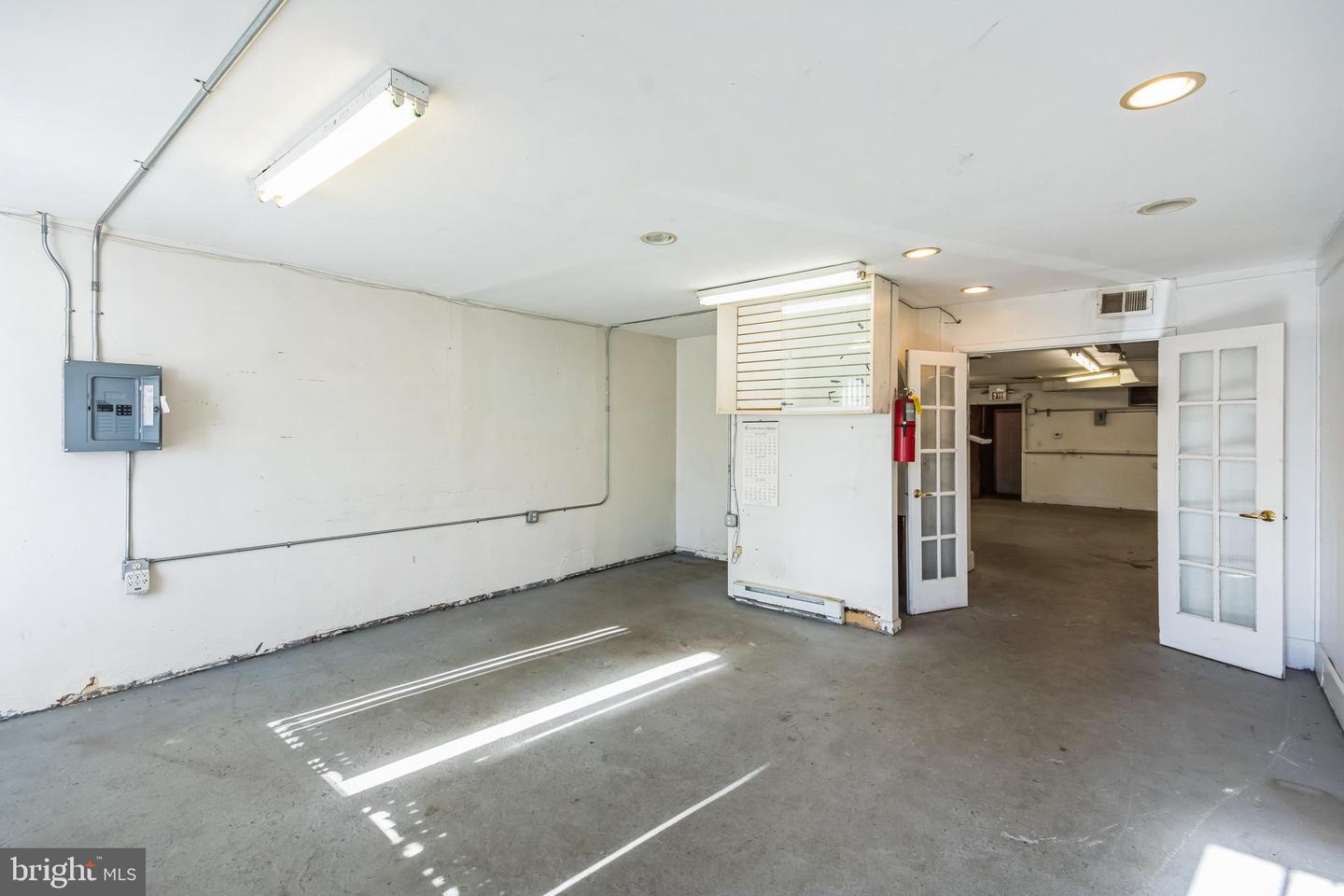 6 Spring St Property Photo 3