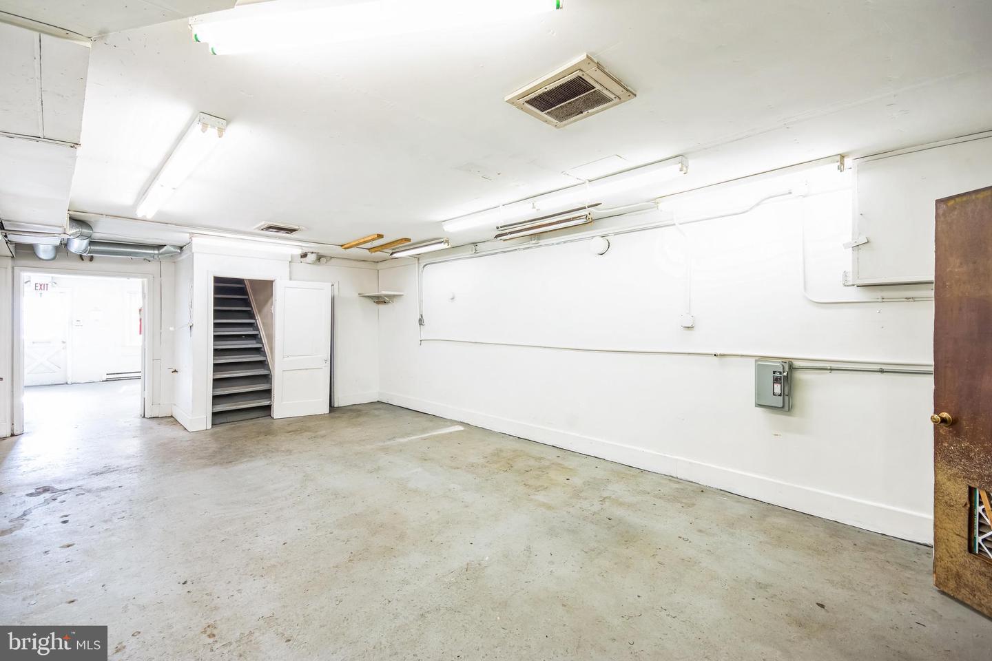 6 Spring St Property Photo 6