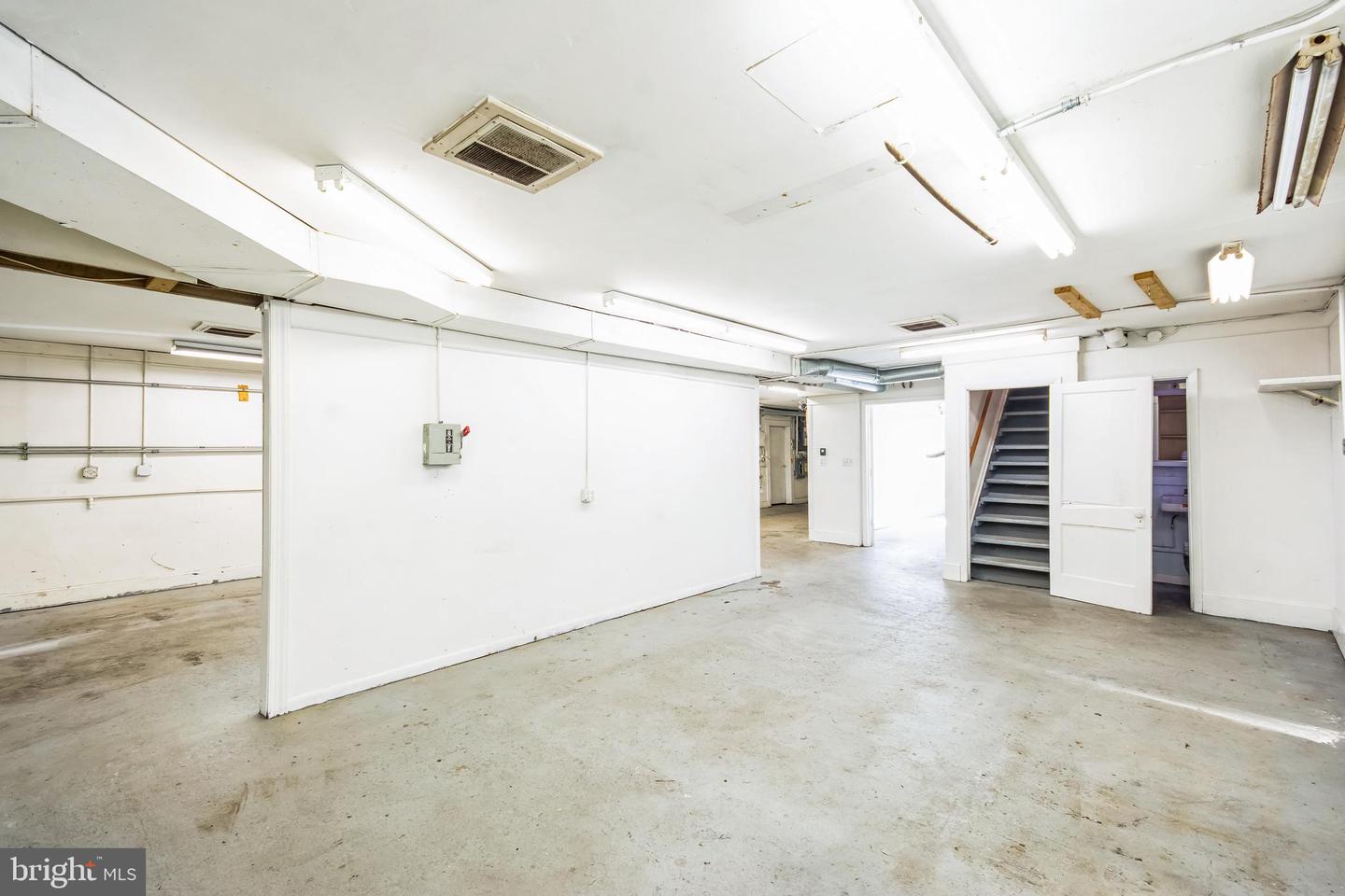 6 Spring St Property Photo 7