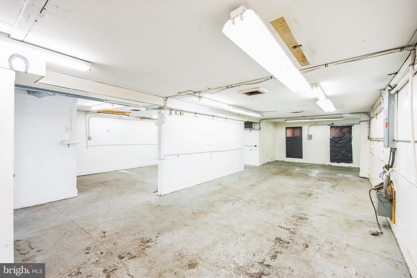 6 Spring St Property Photo 10