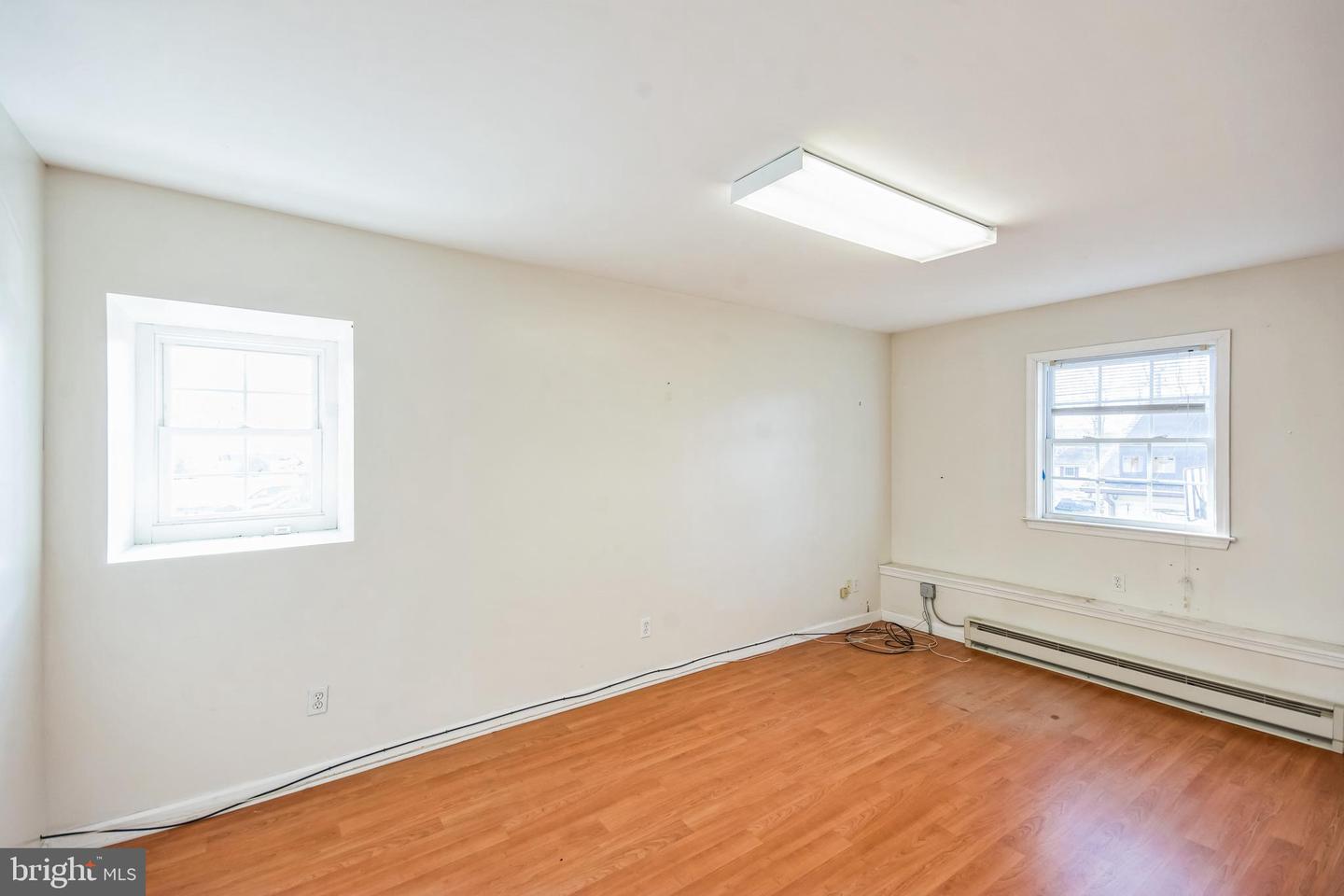6 Spring St Property Photo 23