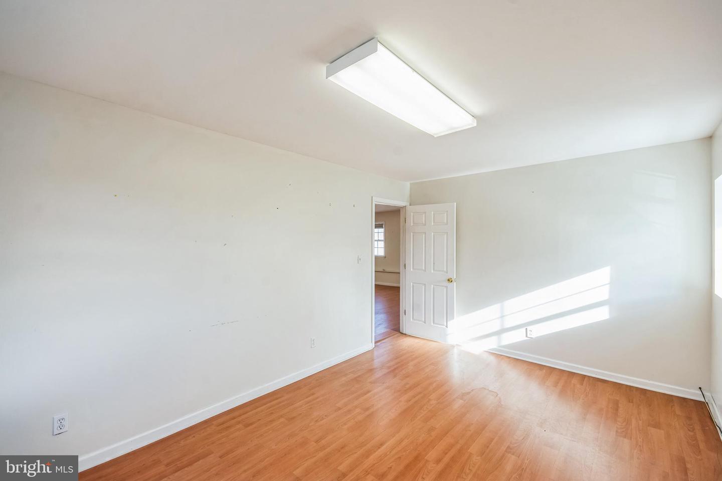 6 Spring St Property Photo 24