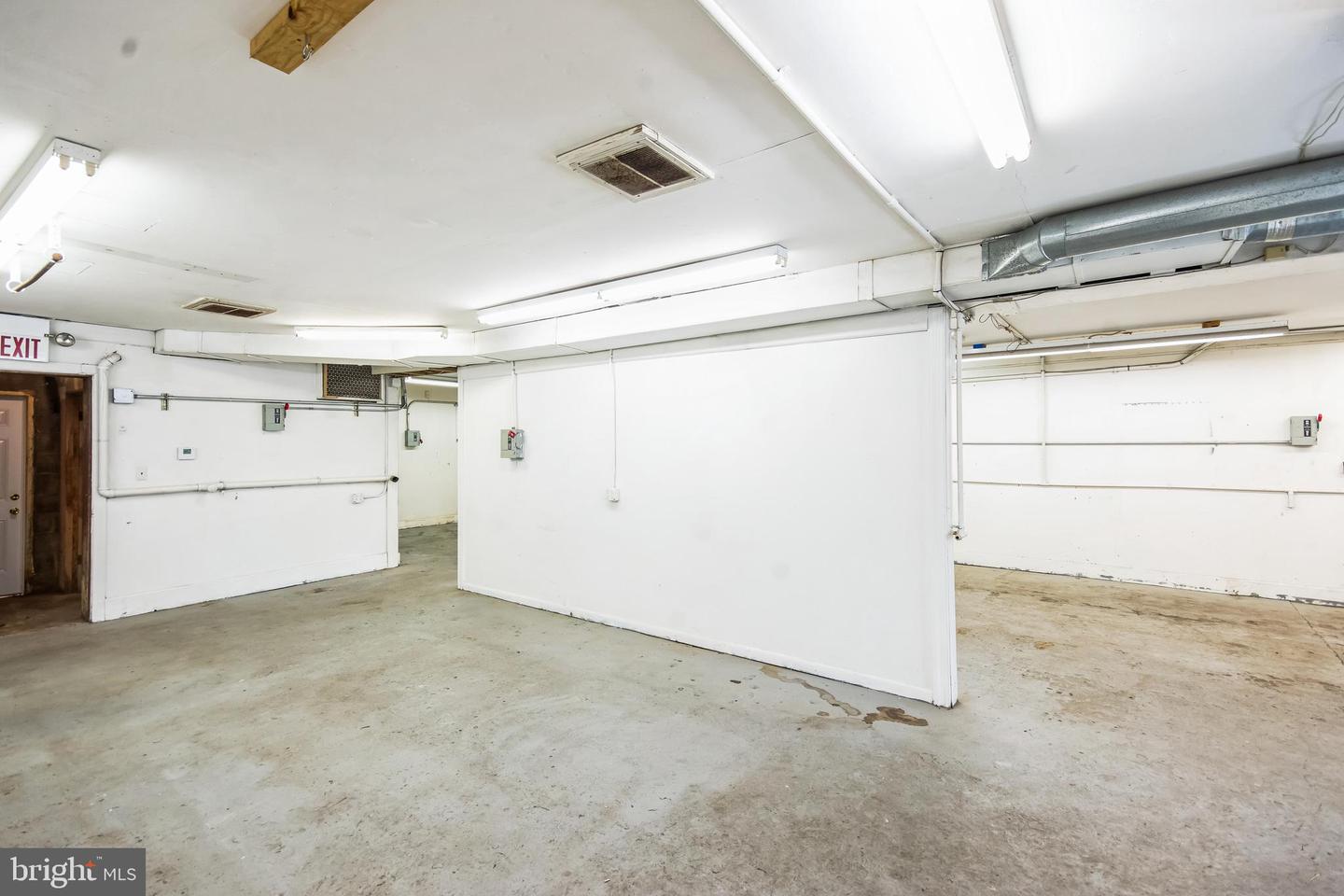 6 Spring St Property Photo 26