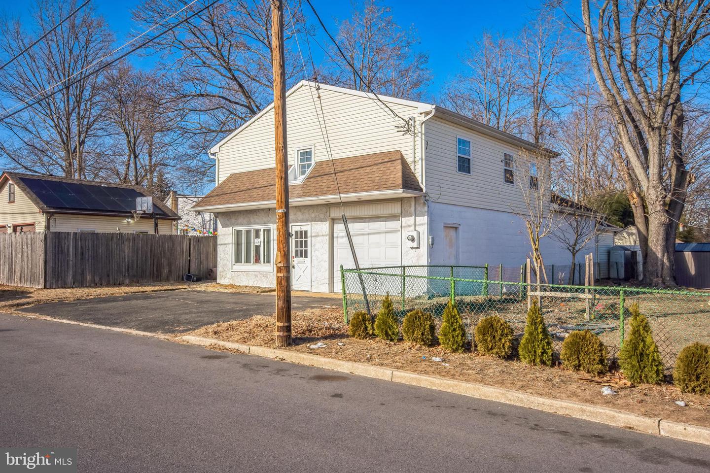 6 Spring St Property Photo 29