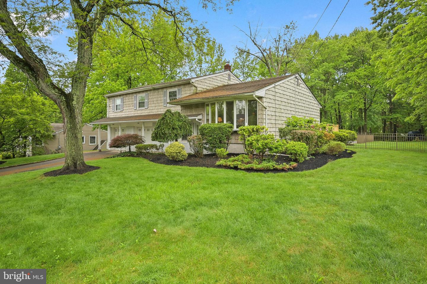 134 Devon Rd Property Photo 1