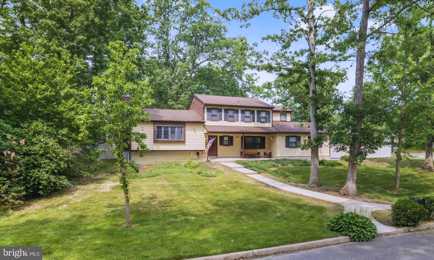 2 KERRY CT