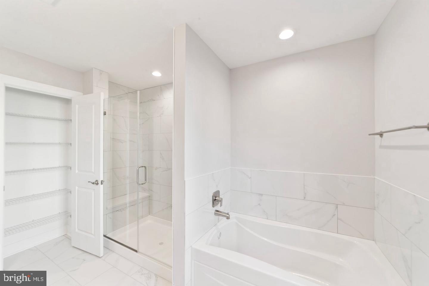 64 Riverwalk Property Photo 19