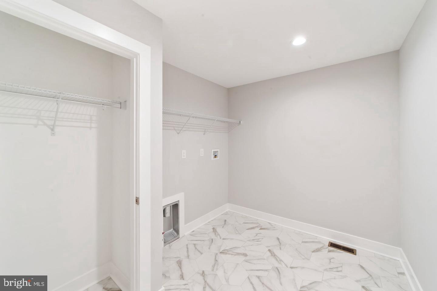 64 Riverwalk Property Photo 30