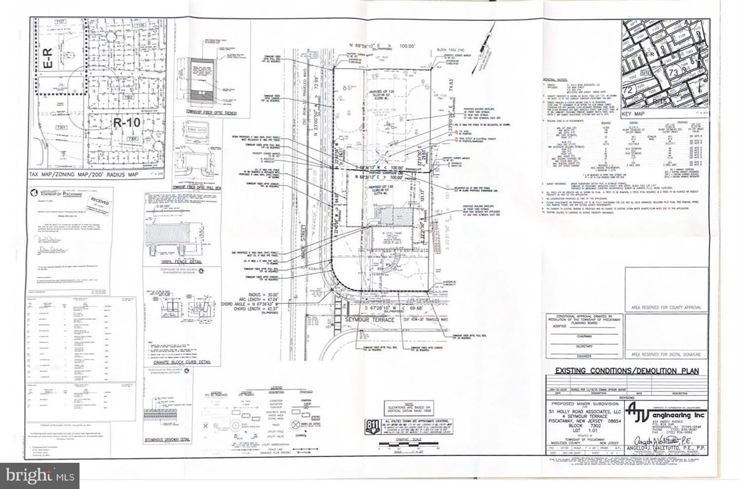 5073 Wade St Property Photo 2