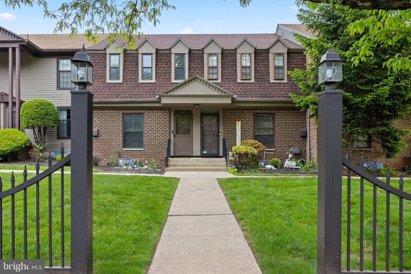 323 GILLS LANE