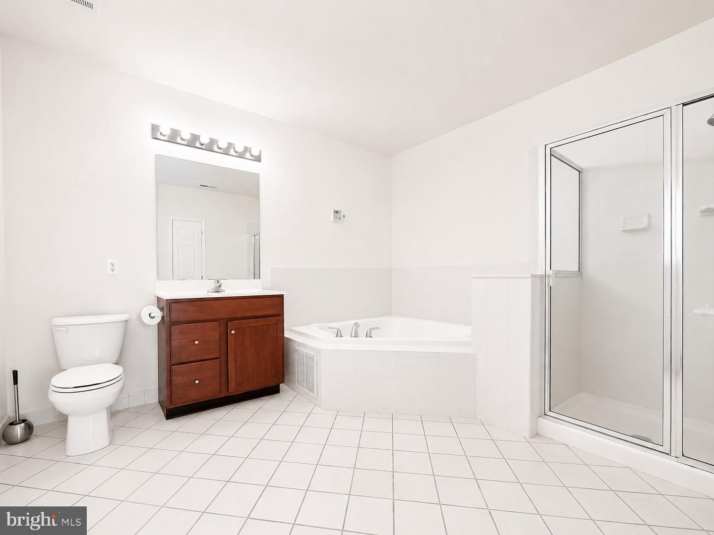 100 Middlesex Blvd #240 Property Photo 11