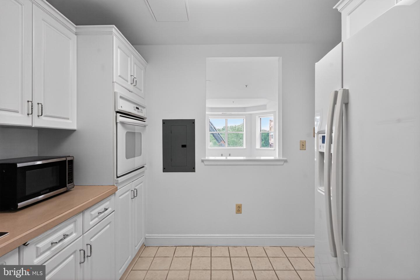 2206 Windrow Drive Property Photo 11