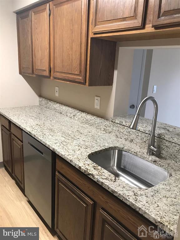 4811 Ravens Crest Dr Property Photo 4