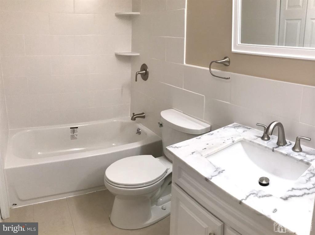 4811 Ravens Crest Dr Property Photo 11