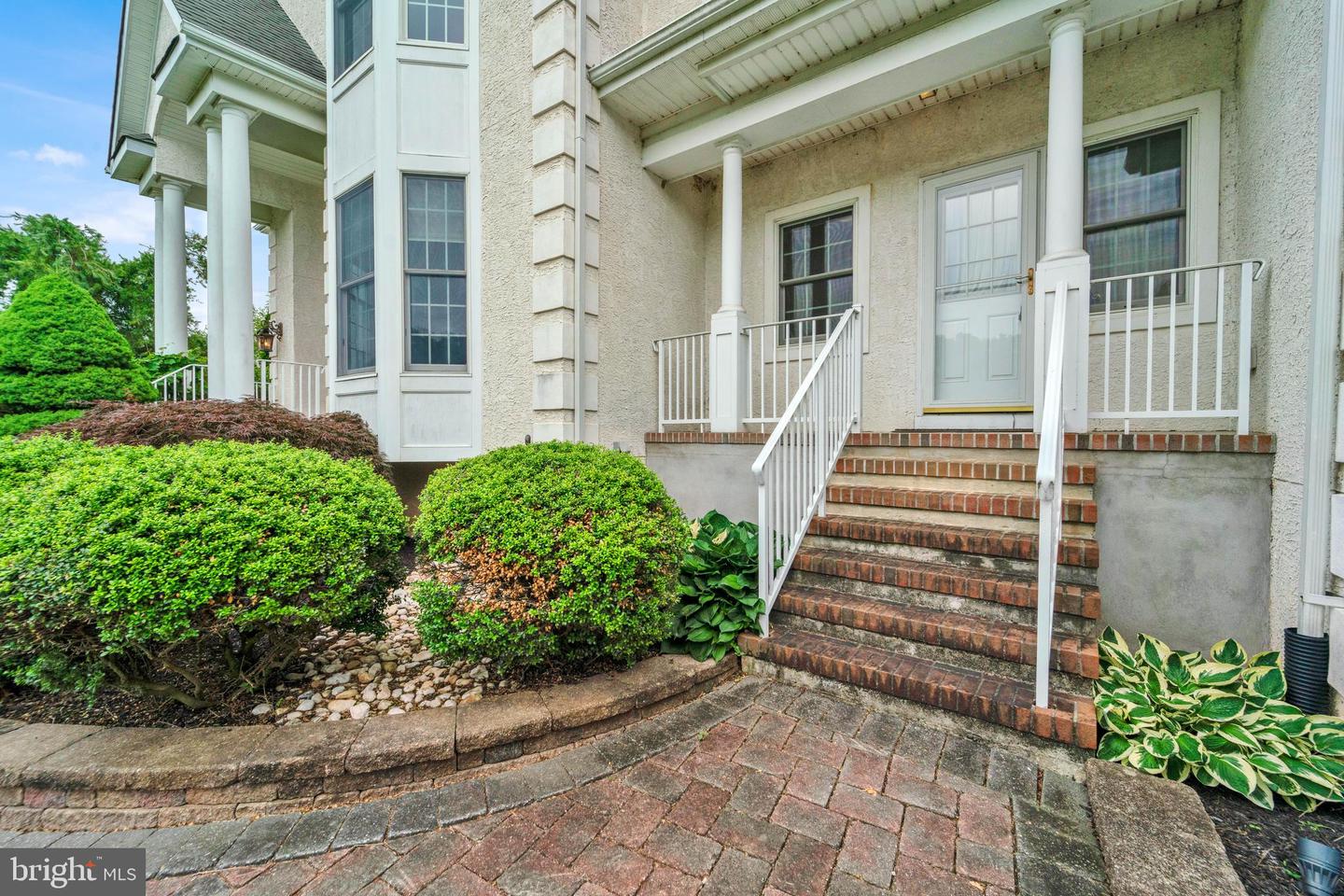 19 Meadowlark Dr Property Photo 3