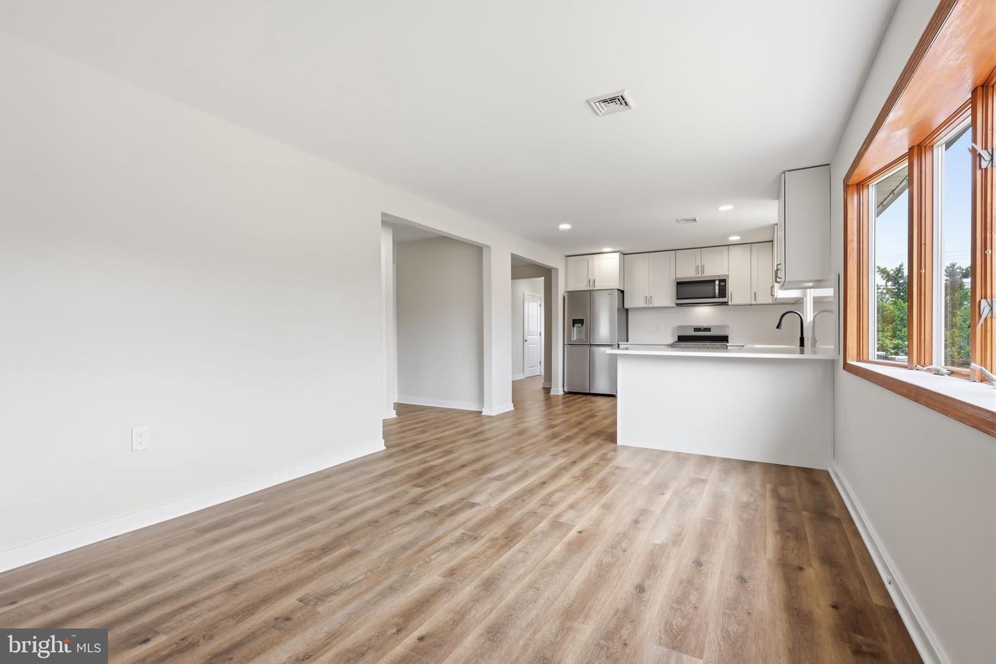 2 Kendall Drive Property Photo 4