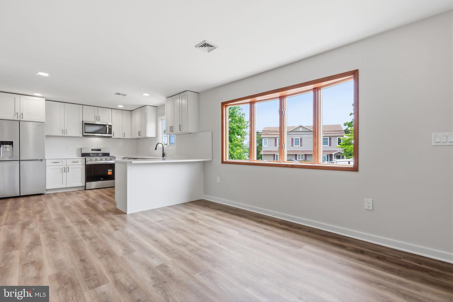 2 Kendall Drive Property Photo 5
